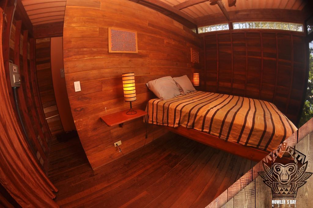 Howlers Bay Hotel โบกา ชิกา ภายนอก รูปภาพ